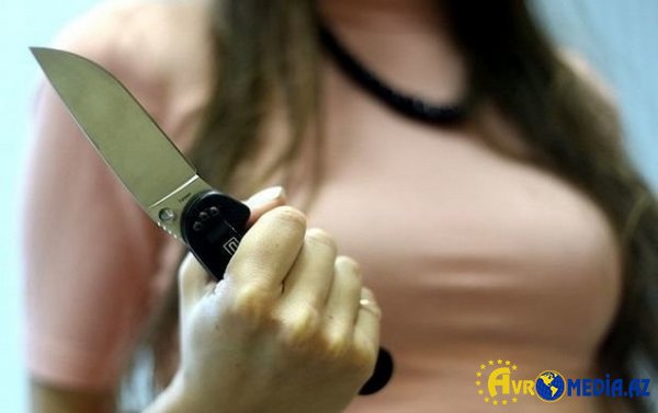 Qadın “TikTok”da mübahisə etdiyi şəxsi bıçaqladı - Yenilənib