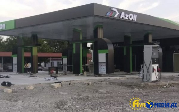 Müdir yağış sularını təmizləmək istəyərkən öldü