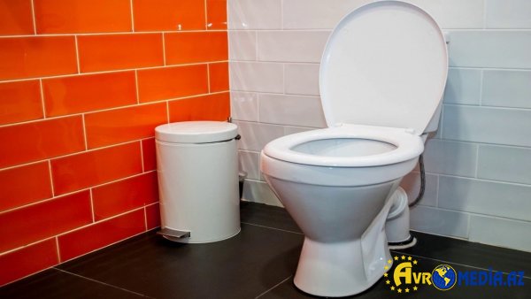 14 yaşlı qız tualetdə doğduğu körpəni zibil qutusuna atdı