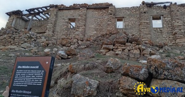 Tarixi məscidlə bağlı 10 quruma müraciət edildi
