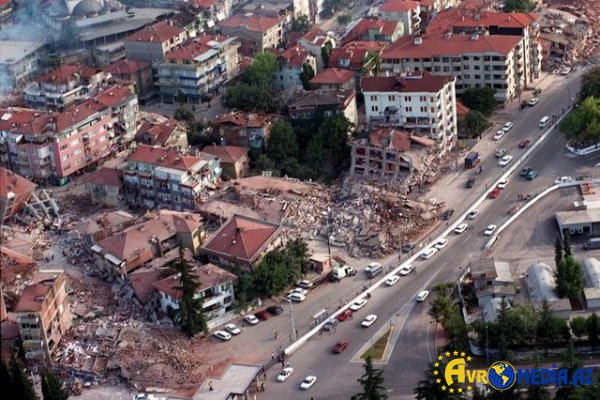 İstanbul zəlzələsi: 500-ə yaxın bina...