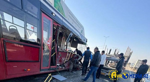 Bakıda avtobus "Range Rover"lə toqquşdu