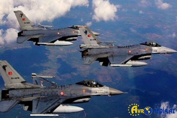 Türkiyə hərbi təyyarələri Pakistana niyə eniş edib?