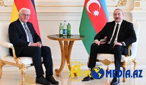 Prezidentlərin təkbətək görüşü başladı