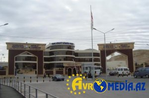 “Qırmızı Körpü”də neçə maşın gözləyir?