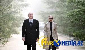 Prezident və xanımı Fəxri xiyabanda...