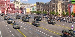 Qızıl Meydanda hərbi parad başladı - Canlı