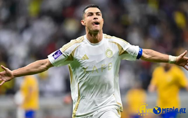 Ronaldo yeni müqavilə imzalayır