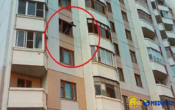 20 yaşlı qız 8-ci mərtəbədən yıxılıb öldü