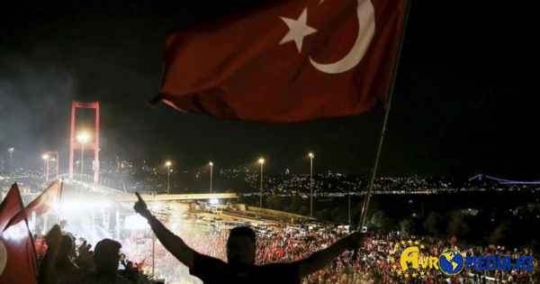 Bu gün Türkiyədə Demokratiya və Milli Birlik Günüdür