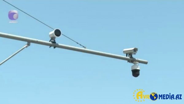 Sürücülər çaşqınlıq içində: Bu yolda yeni quraşdırılan qurğu nədir? VİDE