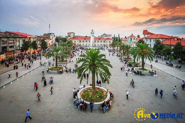 İranda qadın hökumət idarəsinə hücum etdi