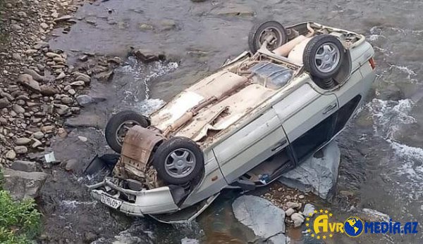 Bakı-Quba yolunda qəza: "Nissan" aşdı