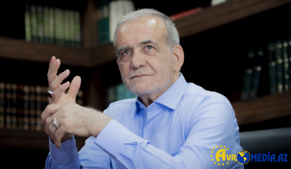 İranda Pezeşkian və türklər təhqir edildi - Foto