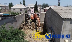 Bu evlər su təchizatına ciddi problem yaradır