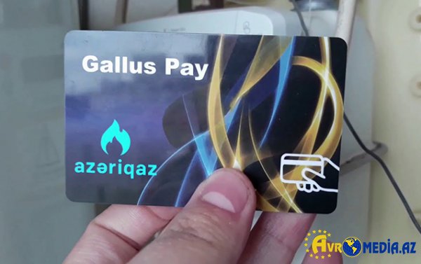 Saatlardır qaz kartlarına pul vurmaq olmur