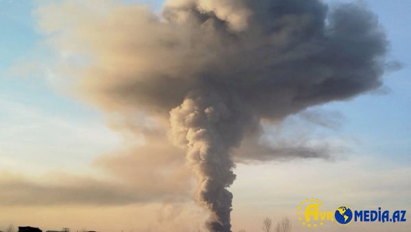 İranda fabrik yanır