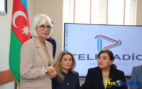 “Mediada Azərbaycan dili” mövzusunda təlimlərə start verildi