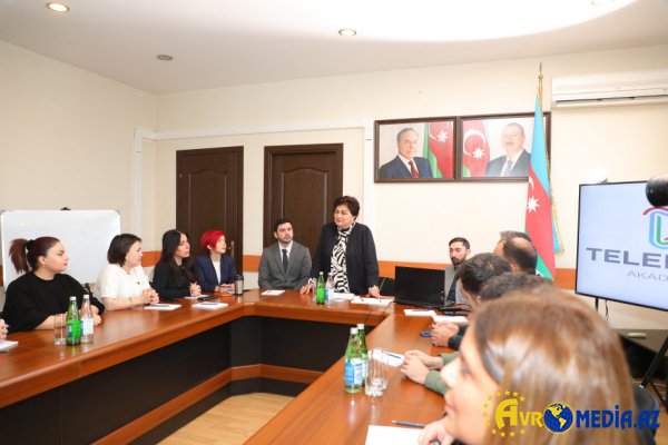Teleradio Akademiyasında “Mediada Azərbaycan dili” mövzusunda təlimlər.
