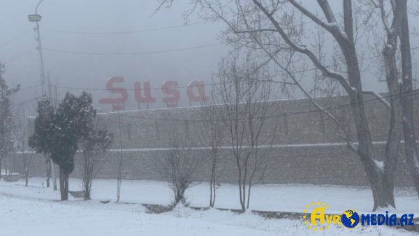 Şuşaya güclü qar yağdı