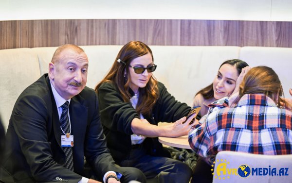 Prezident ailəsi ilə Davosda panel iclasa qatıldı
