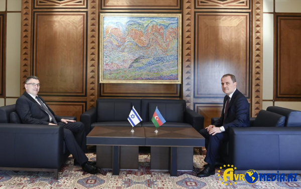 Bayramov israilli həmkarı ilə görüşdü