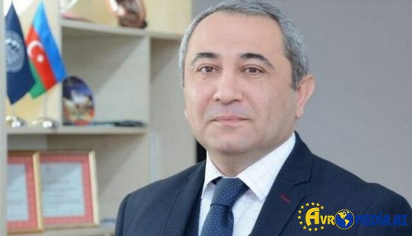 Özü 20 min, sıravi əməkdaşları isə 500-600 manat maaş...