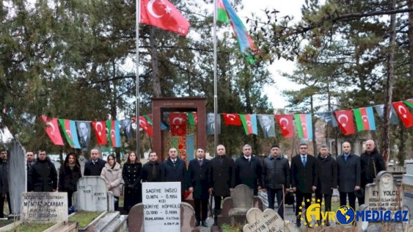 Səfirliyimizin əməkdaşları Məmməd Əmin Rəsulzadənin məzarını ziyarət etdilər