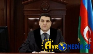 Məhkəmə sədrinin oğlu arvadını bıçaqladı, özünü binadan atdı