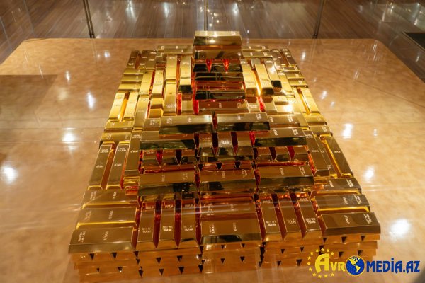 Qızılın qiyməti 4 700 dollardan aşağı düşüb