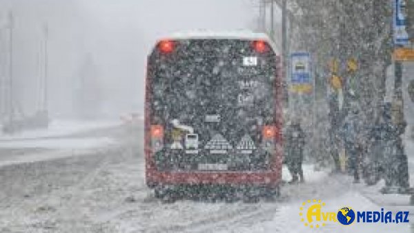 Bakıya qar yağır