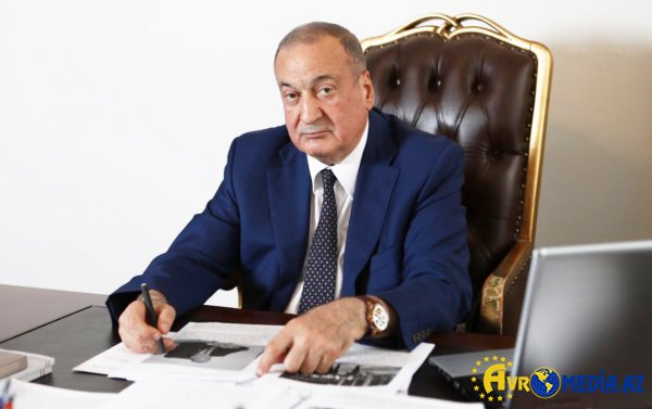 Eldar Quliyev həm deputatdır, həm rektor...