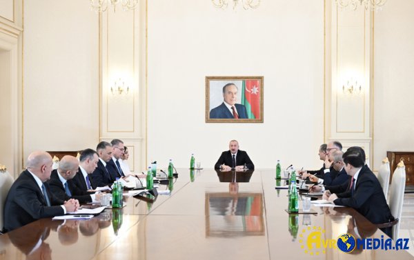 Prezident müşavirə keçirdi