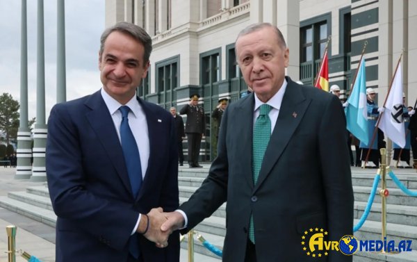 Ərdoğanla Kipr məsələsini müzakirə etdi