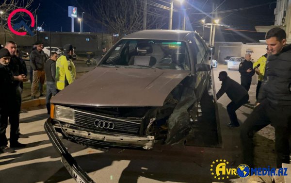 Kürdəmirdə “Audi” 4 nəfəri birdən vurdu - FOTO