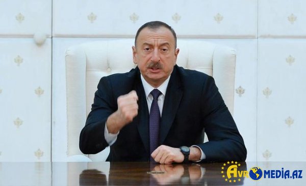 Güney İlham Əliyevin çıxışını coşqulu qarşıladı