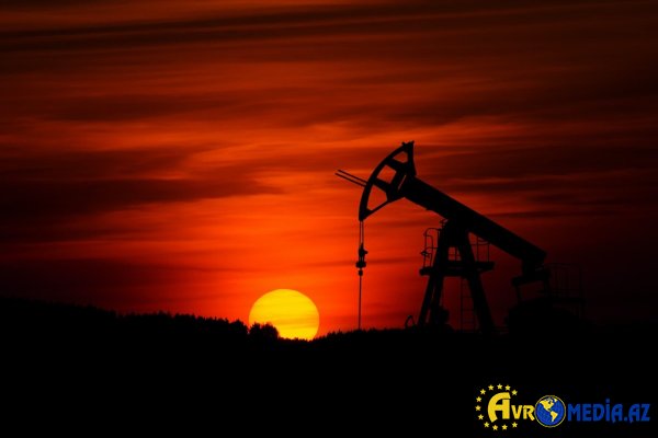 Dünya bazarlarında neftin qiyməti artır