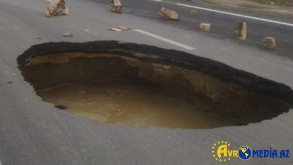 Masazırda yol çökdü