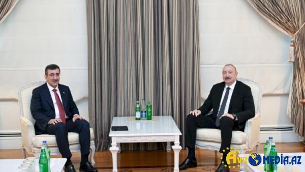 İlham Əliyev Cevdet Yılmazı qəbul etdi