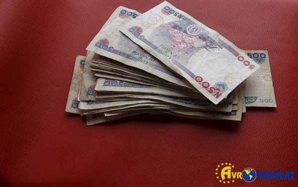 30-a yaxın ölkənin valyutası ucuzlaşı.