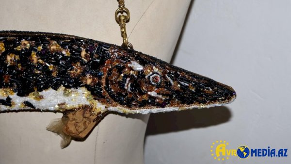 Balıq kimi görünən bu çantanın qiyməti hər kəsi şoka saldı