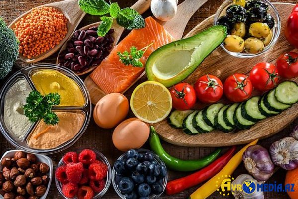 Bu qidalar beyni qoruyur - Alzheimer riskini azaldır