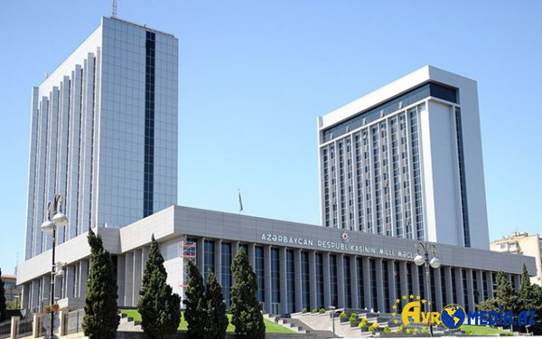 MM-də yeni qanun layihəsi müzakirə edilir.