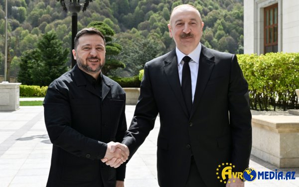 Zelenski Azərbaycandadır.