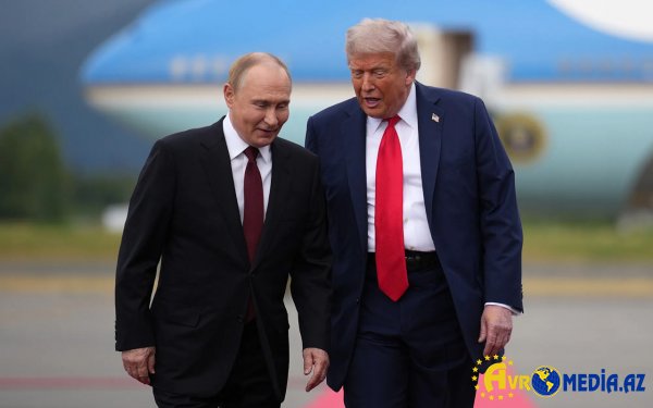 Putin Trampı parada dəvət edib?