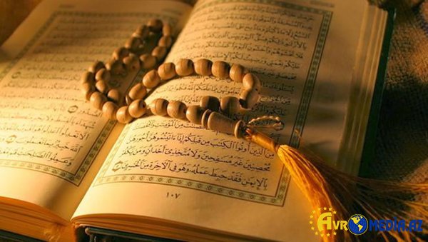 Azərbaycanda nadir Qurani-Kərim satışa çıxarıldı