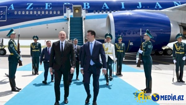 Prezident İlham Əliyev Qazaxıstana getdi.