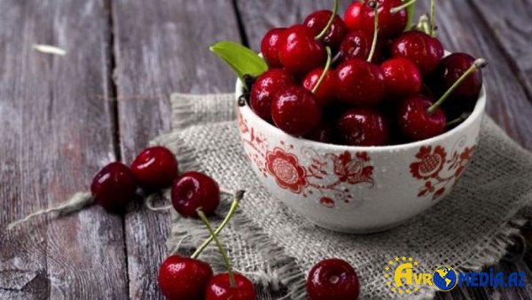 Gilası çox sevənlərdənsiniz, yoxsa ehtiyatla yeyənlərdən?