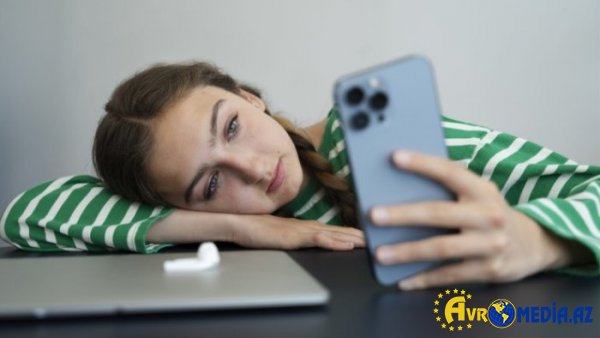Telefon asılılığı psixologiyanı necə dəyişir?