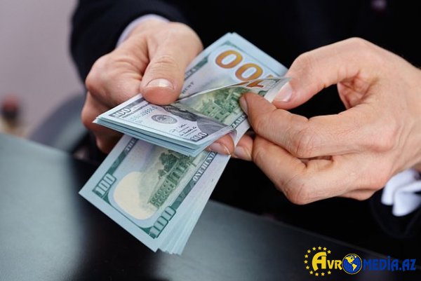 Dünyanın ən varlı ailələri dollardan uzaqlaşır.